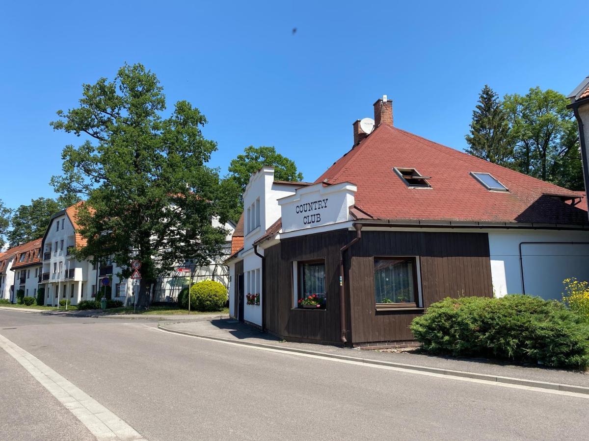 Penzion Country Club Hotel Žamberk Kültér fotó